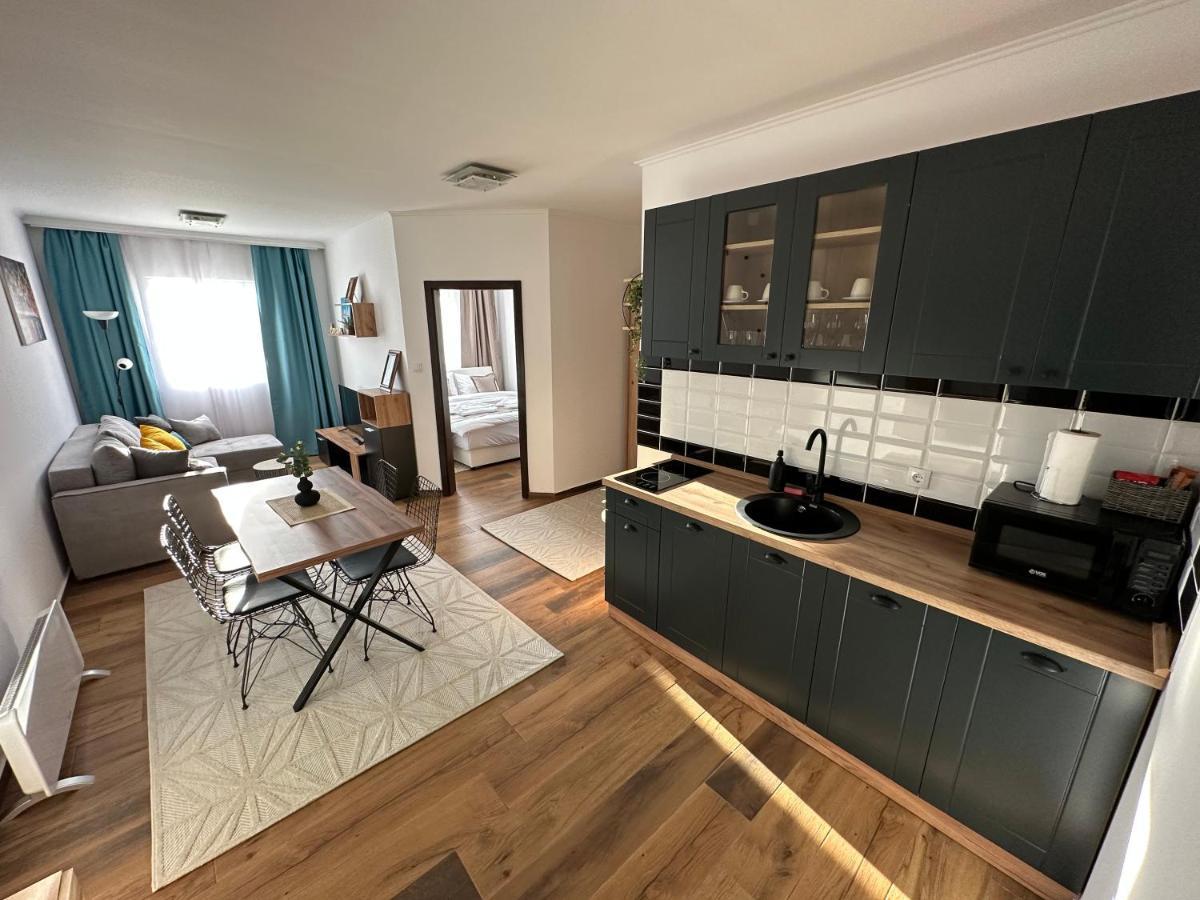 Sky Lux Apartmani Surčin Buitenkant foto