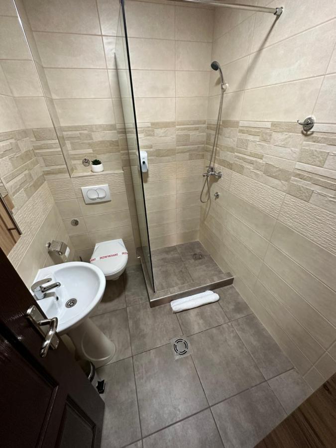 Sky Lux Apartmani Surčin Buitenkant foto
