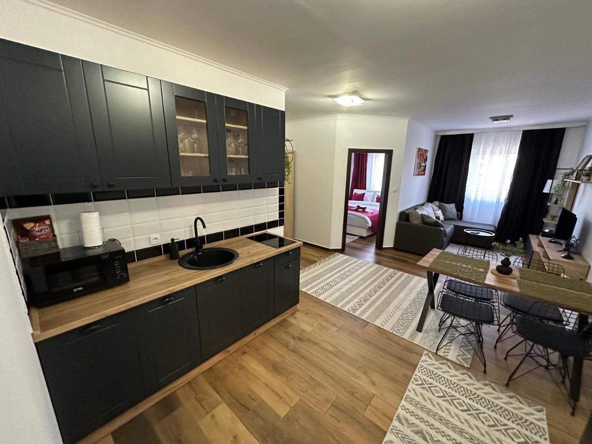 Sky Lux Apartmani Surčin Buitenkant foto