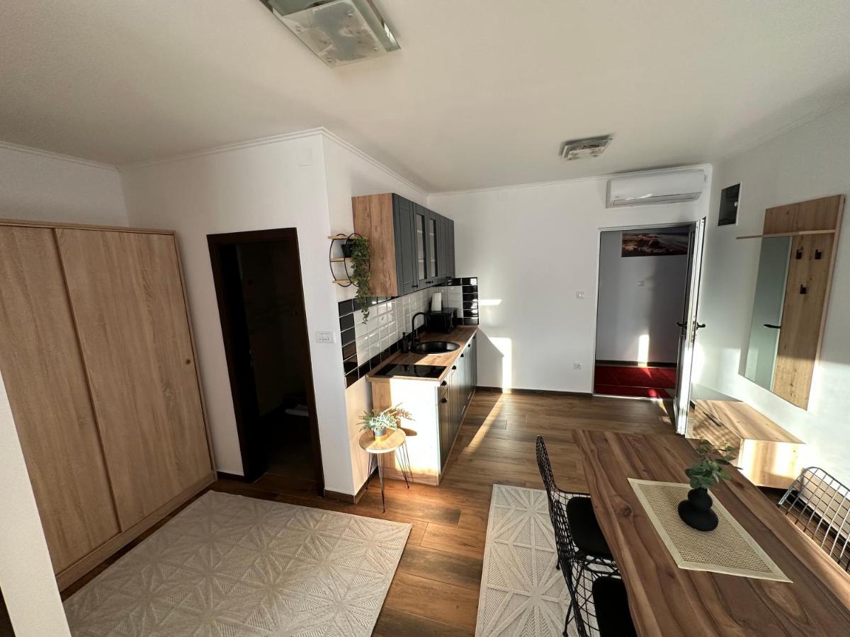 Sky Lux Apartmani Surčin Buitenkant foto