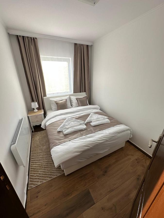 Sky Lux Apartmani Surčin Buitenkant foto