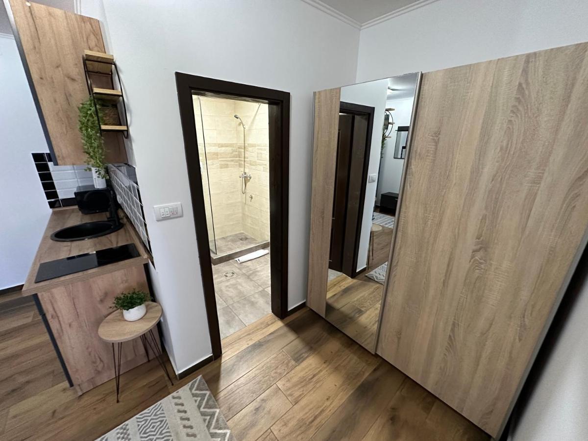 Sky Lux Apartmani Surčin Buitenkant foto