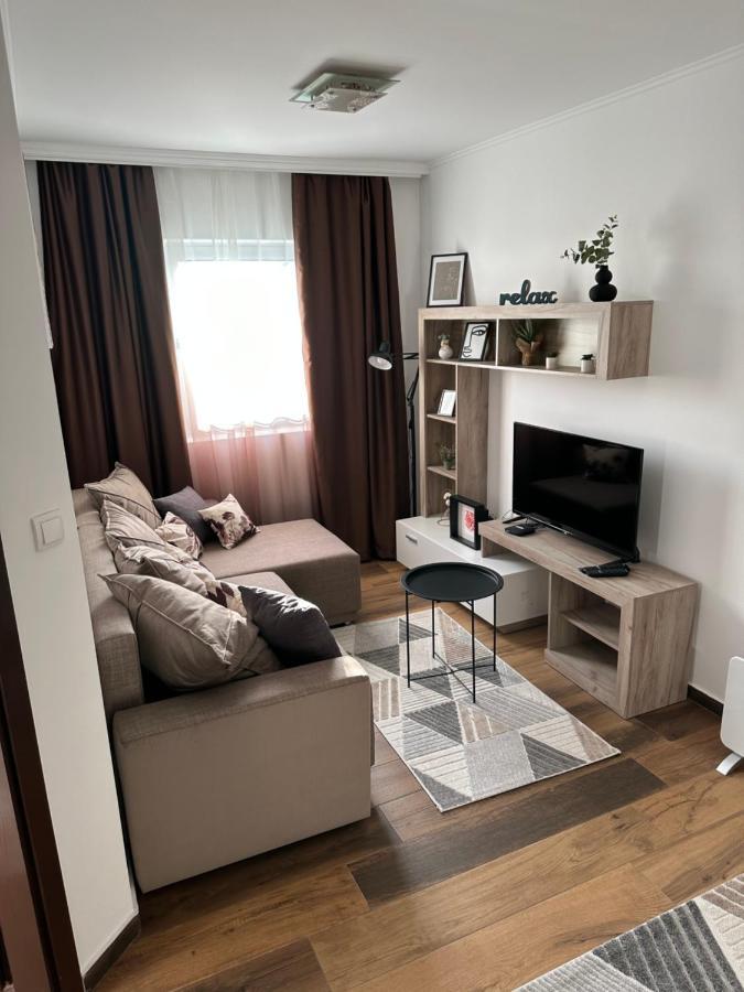 Sky Lux Apartmani Surčin Buitenkant foto