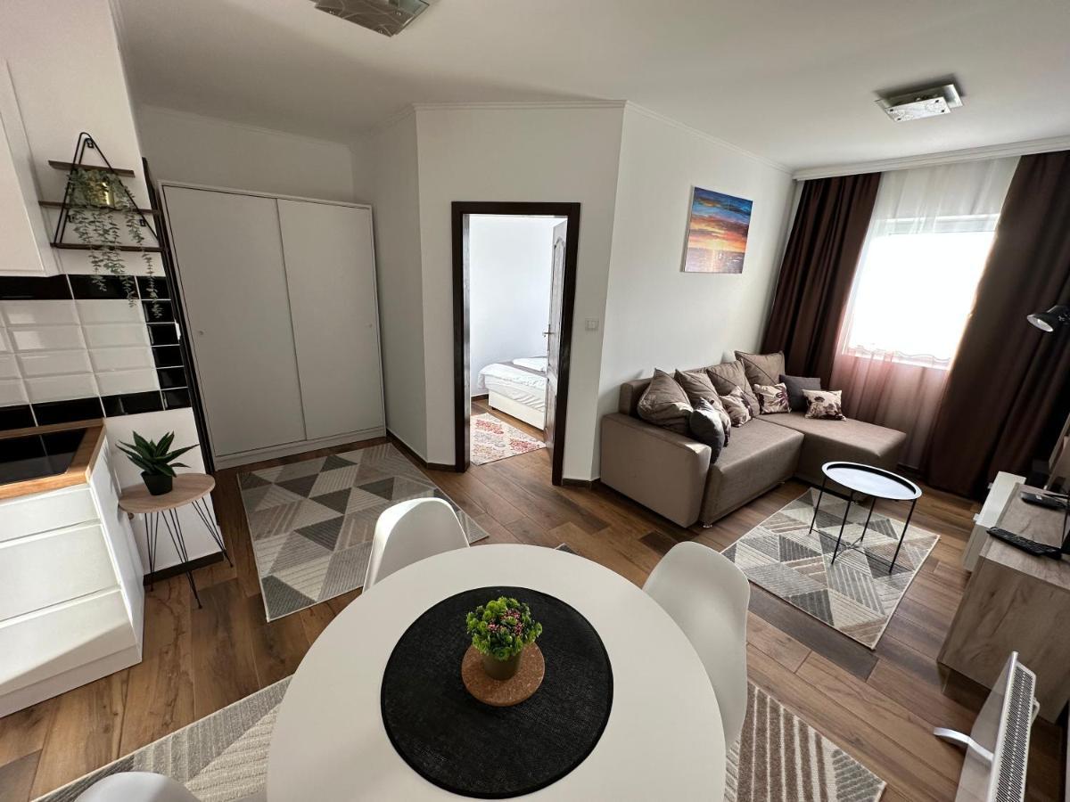 Sky Lux Apartmani Surčin Buitenkant foto