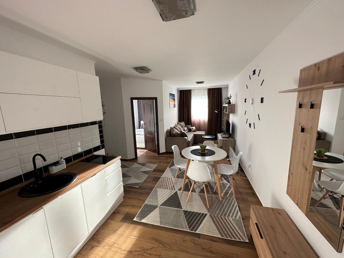 Sky Lux Apartmani Surčin Buitenkant foto