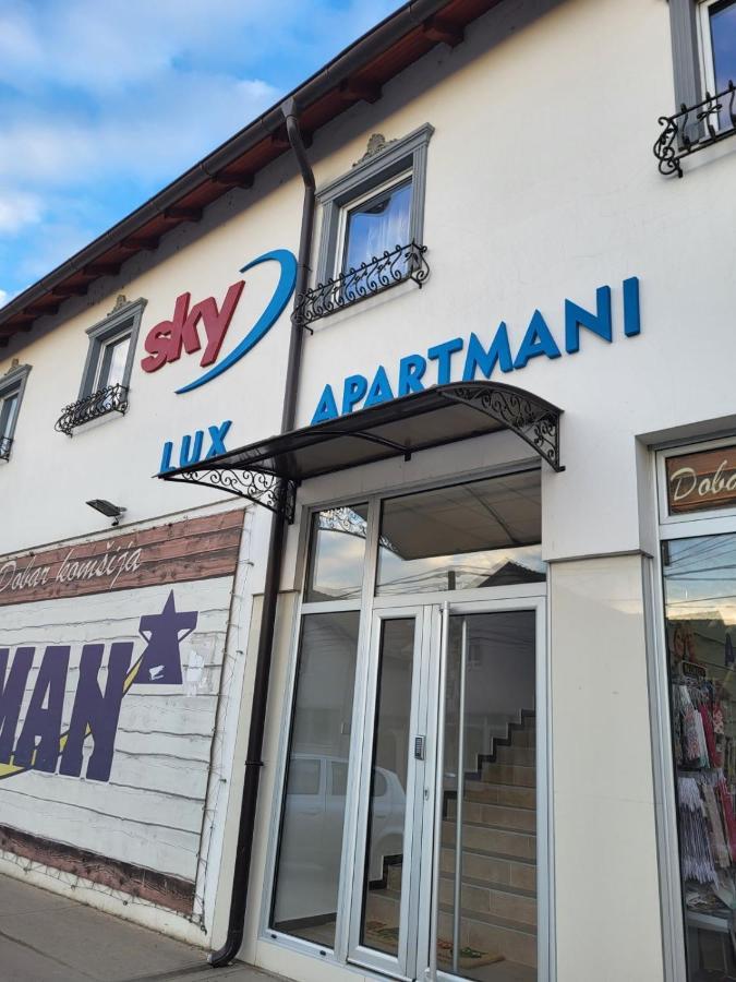 Sky Lux Apartmani Surčin Buitenkant foto